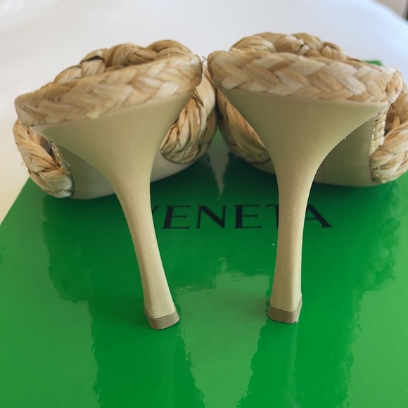Bottega Venetia raffia heels - Picture 11 of 12